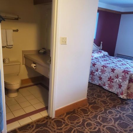 Granite Town Hotel Saint George ภายนอก รูปภาพ