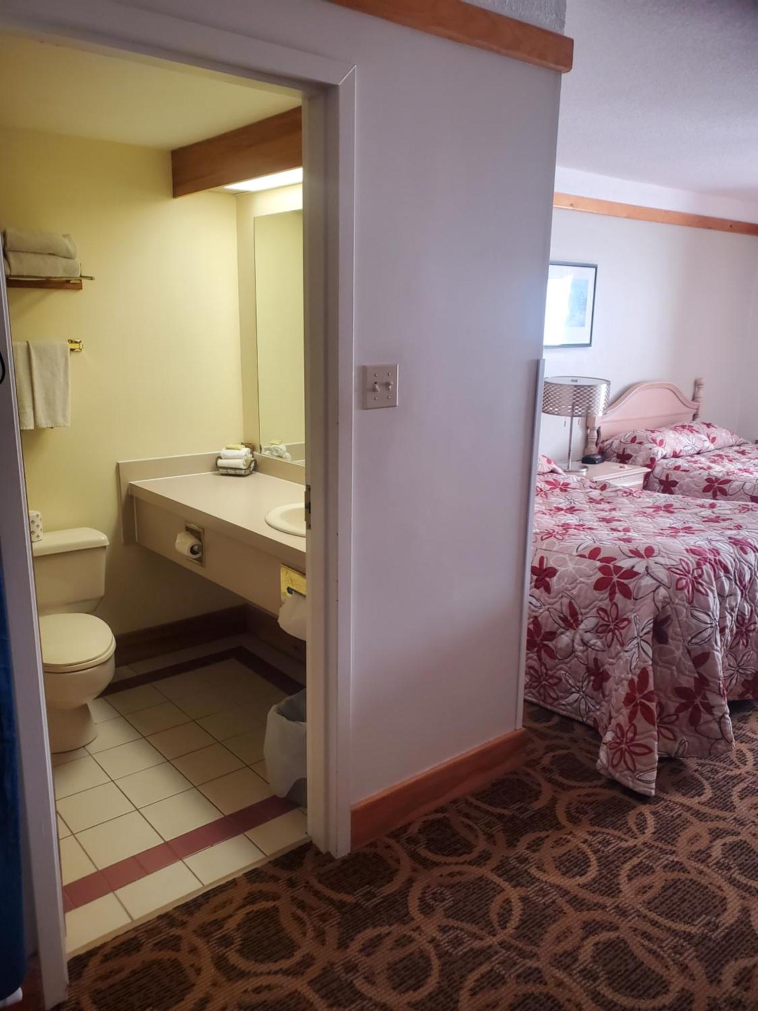 Granite Town Hotel Saint George ภายนอก รูปภาพ